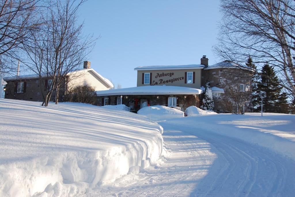 Auberge La Rosepierre Bistro Henri Grandes Bergeronnes Bagian luar foto